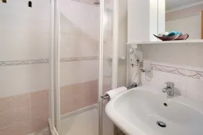 Studio Apartment \"Trela\" near Slopes with Balcony & Wi-Fi - Image 2