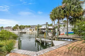 Southern Peach East Beach House 3BD Private Pool Boat Dock - Image 3
