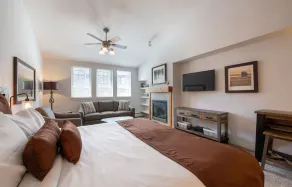 Deluxe Fraser Crossing Founders Pointe Condo with Ski Storage and washer dryer condo - Image 4