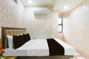 Deluxe Hotel Cozy Inn - Image 5