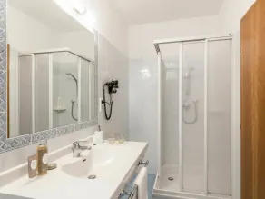 Nice apartment for 3 people with WIFI, A/C, pool, hot tub, TV, balcony and pets allowed - Image 5