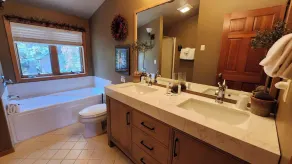 Stylish Space Near Ski Runs - Image 4