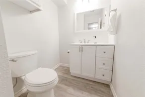 ATX  2-bedroom townhome - Image 3