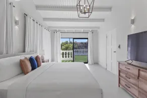 Bocobay Beach House with Pool - Image 5