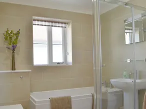 3 bedroom accommodation in Faberstown, near Andover - Image 3