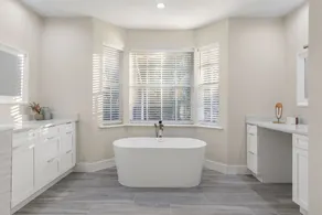 6 bedroom Luxury Retreat- private Pool, Beach, & 5th Ave Just Minutes Away! - Image 2