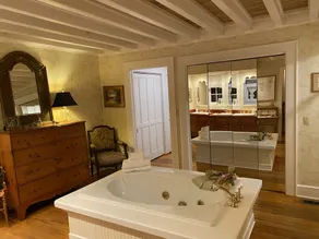 Luxury English Cottage: Mountain Views, Exquisite Decor, Farm Animals - Image 5
