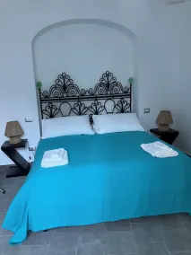 New cozy detached villa in the center of the village of Nerano parking space - Image 5