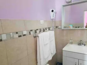 Bella Vista Gorgeous Newest 3BR Apartment W/Pool - Image 2