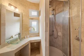 Luxury Castle in the GARD between Avignon and Uzès. - Image 2