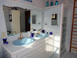 Grande casa con piscina privata sul giardino di 2600 m² - Image 2