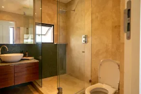 Ocean Reef Penthouse Cottage - Image 4