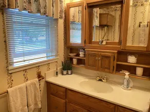 Otsego Lake Cottage Getaway  - Image 3