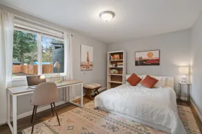 Cheerful 4 bedroom home  one level with hot tub and park like feel - Image 5