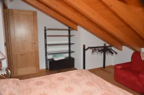 Hus med stor have med udsigt over Maggiore-søen - Image 4