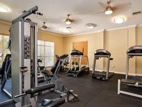 1st Floor Condo,  updated one bedroom condo Sleeps 4. \nThe Avalon at Clearwater. - Image 2