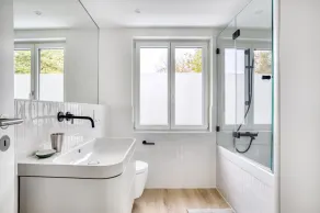 Ideal Wiedikon 4.5 Room w/ Storage & W/D, 6 min to Market, by Blueground - Image 4