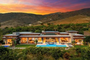 A Malibu Beach Oasis - Image 2