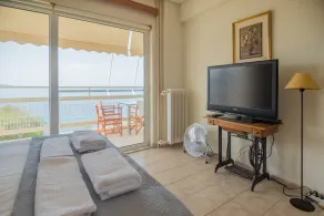 Seafront Apartment Grace - Image 5