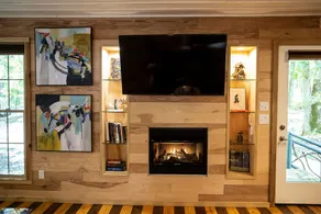 Honeymoon Loft Cabin - Soaking Tub & Fireplace - Walk to Mentone - Image 3