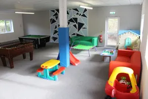 INDEPENDIENTE conversión de granero. FAMILIAR CON PISCINA CUBIERTA, JUEGOS RM & PLAY AREA - Image 3