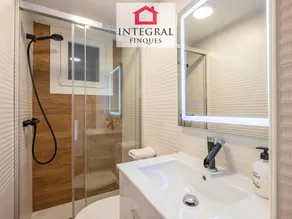 Modern Palamós Apartment with Air Conditioning, Sleeps 4 - Image 2