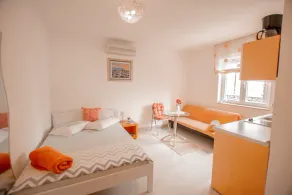 Cute studio apartment for 2 with a pool - Image 5