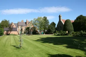 Beautiful location, lots of outside and inside space, stunning views and Pub - Image 5