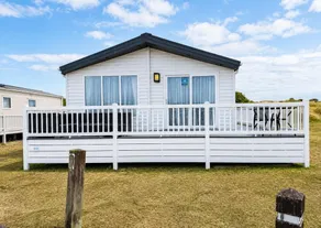 Beautiful 8 Berth Lodge For Hire At Kessingland Beach In Suffolk Ref 90012Td - Image 4