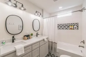 Dogs Welcome+Extended Stay+Charming Home Near Dickies+KING Bed+Fully Furnished - Image 2