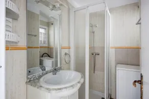 Posh Apartment in Central Location - Image 2