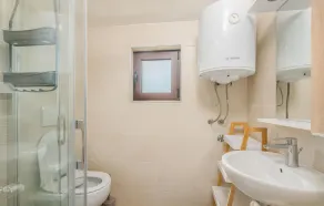 Awesome Home in Dobrinj With Wifi and 2 Bedrooms - Image 5