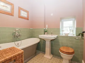 Velindra Farm Cottage - Image 5