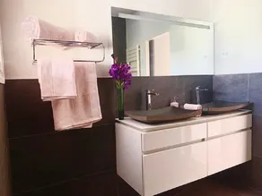 Agréable, Villa contemporaine , ensoleillée au calme dans un écrin de verdure - Image 2