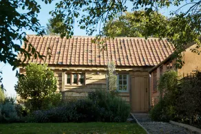 CHOBBS BARN, EYE, romantic, with open fire in Eye - Image 4