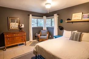 STUNNING VIEWS, CRISP IMMACULATE MOUNTAIN TOP HOME WITH HOT TUB - Image 5