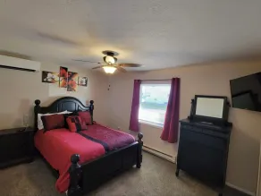 Tis’ Time Hideaway. Just a few blocks from beautiful Lake Erie!  - Image 5