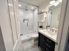 Main Street Charming Home - Just renovated! - Image 3