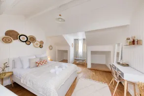 Le Ying & Le Yang Triplex, 4 minutes from the train station 🚊 - Image 5