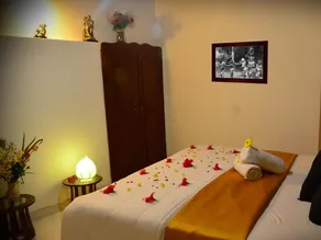 villa with private swimming pool - Image 5