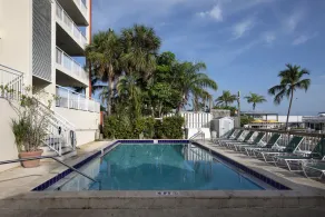 Florida - Spacious Updated Waterfront Condo 2x2 Pool Dock - Image 5