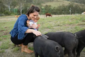 Darlington Grove Farm Stay in a Renovated Dairy Lots of Animals and River Access - Image 4