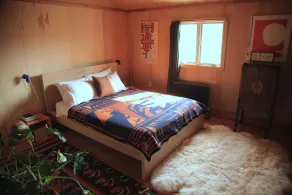 Stunning Riverfront Log Cabin With Spectacular Views - Image 4