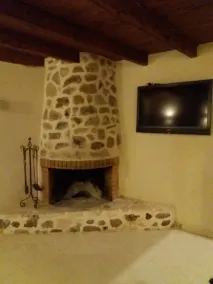 Belle villa construite en pierre avec une vue imprenable sur la montagne - Image 3