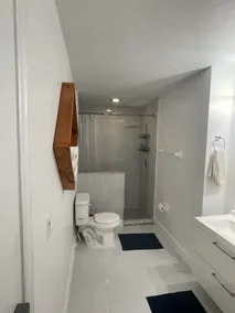 Modern Private Room With Private Entrance - Image 2
