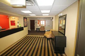 Studio 6 Corporate Extended Stay Buffalo Amherst NY - Image 2
