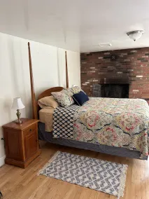 Charming Cape House in Bourne, 10 minutes to Beaches - Image 5