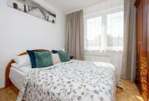 Spacious Apartment Close to Warsaw for 5 people by Noclegi Renters - Image 5