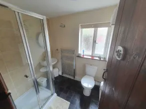 Cottage-Ensuite-The Dairy - Image 2