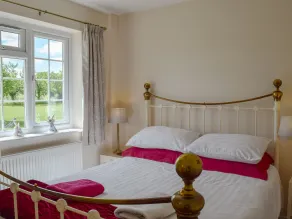 2 bedroom accommodation in Upton, Didcot - Image 3